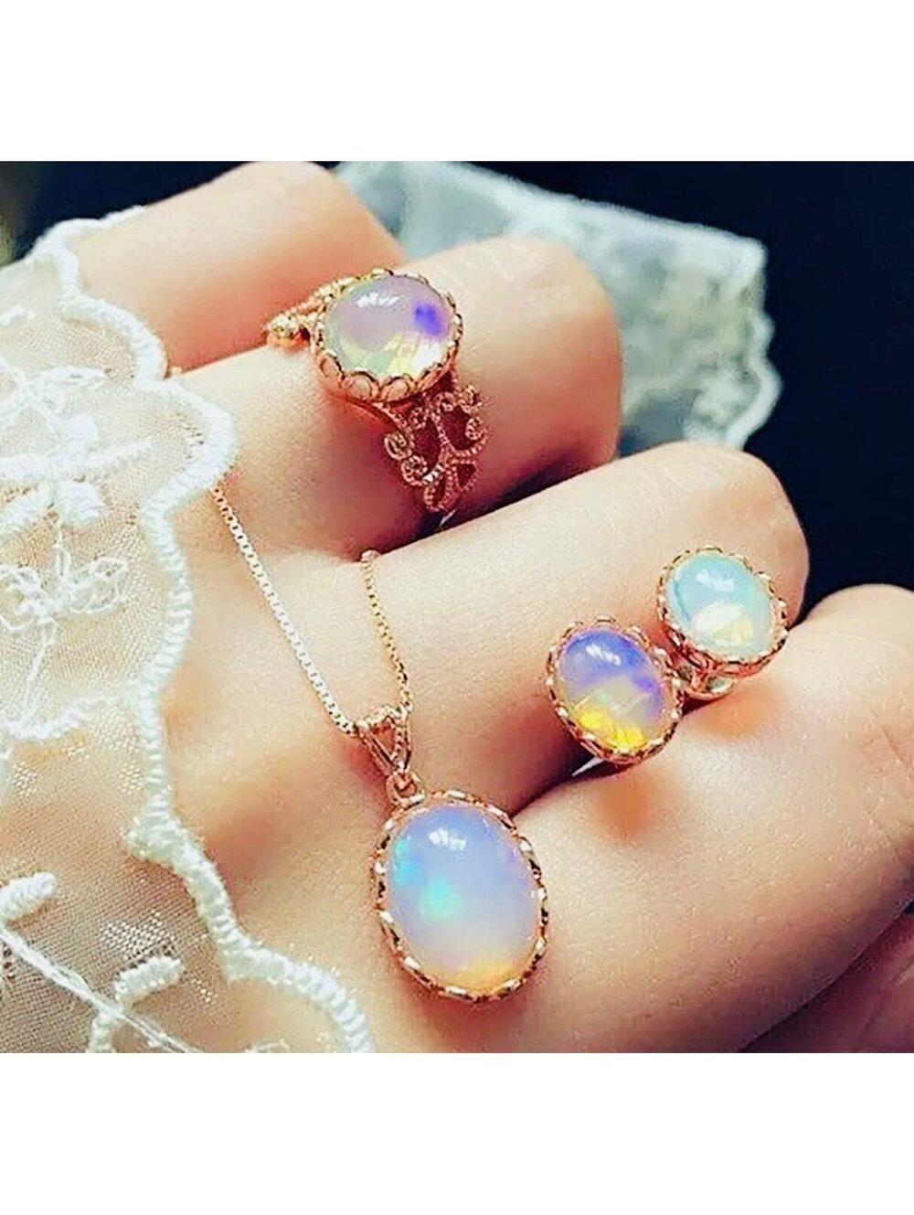 New - Elegant Jewelry Set With: Necklace, Earrings, and Gorgeous Ring